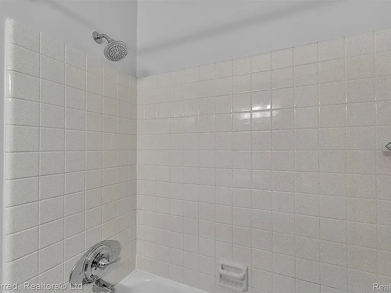 1558 Jones Dr — Photo 12
