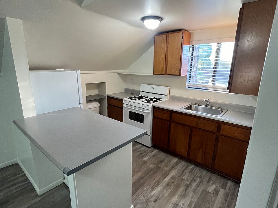 1st image of 332 W 29th St #1/2