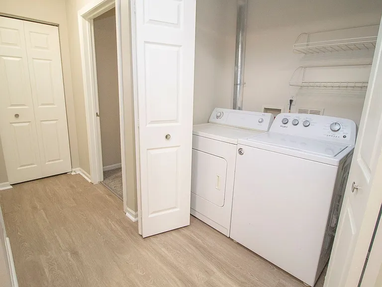 The Pointe at Canton — Photo 31