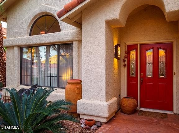 2nd image of 10231 N Oak Knoll Ln