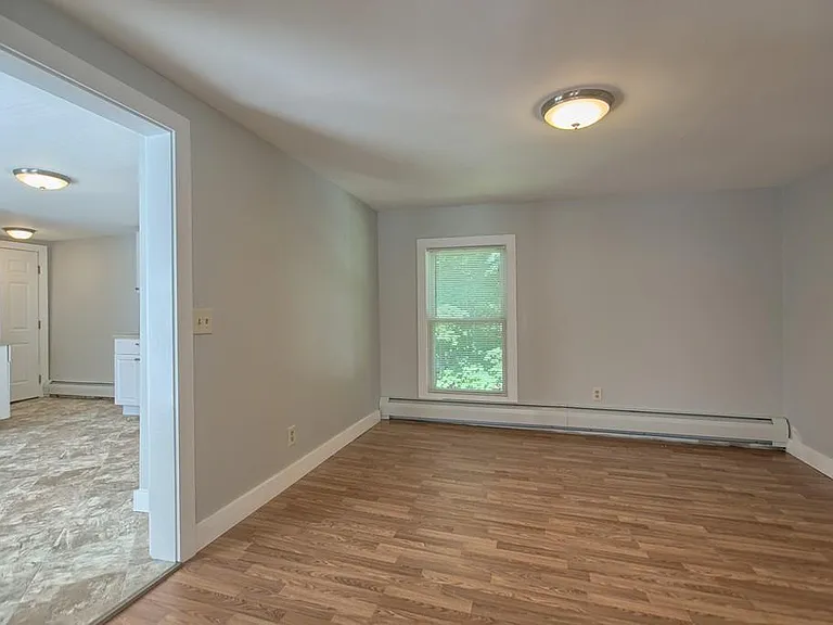 16 Railroad St #2 — Photo 12