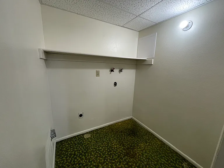 624 N Main St — Photo 11