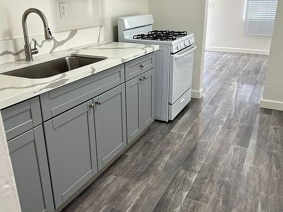 5th image of 8953 Sewell Ave #8955