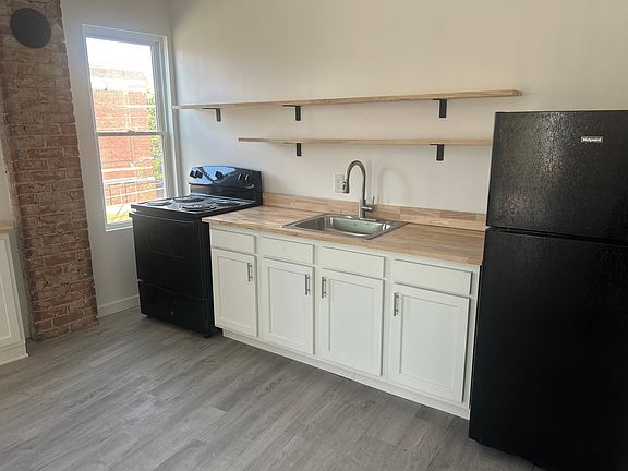 2nd image of 2127 Williams Ave APT 3