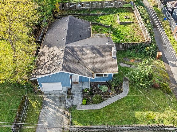 4th image of 3568 E Grandview Avenue