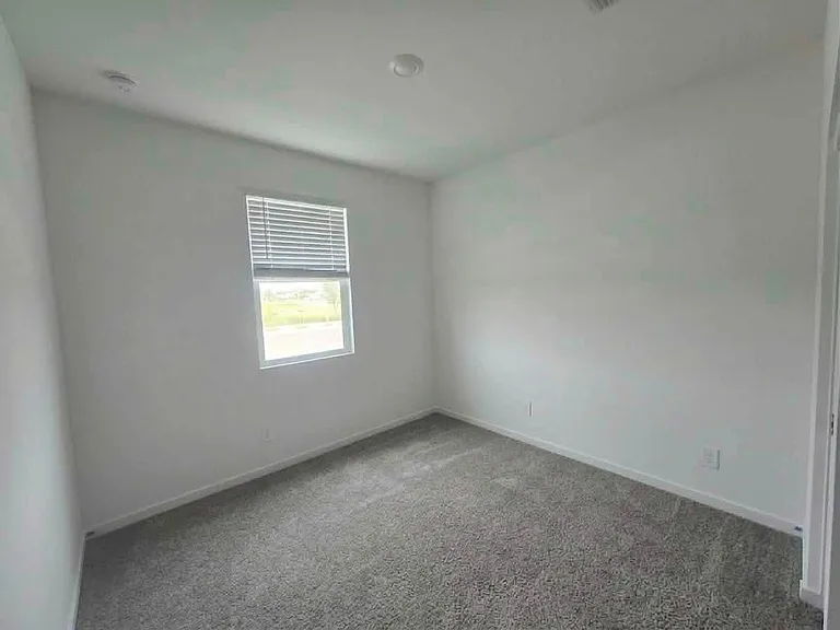 17691 W Ford St — Photo 3