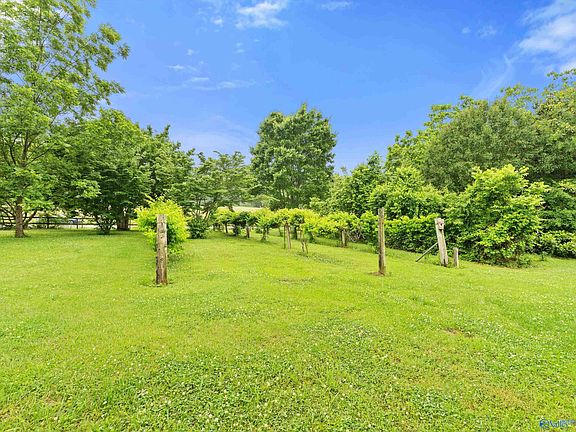 5th image of 205 Oak Hill Ln