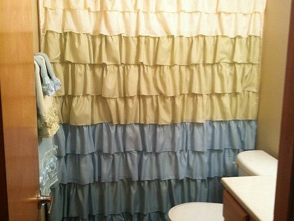 Upstairs main bath