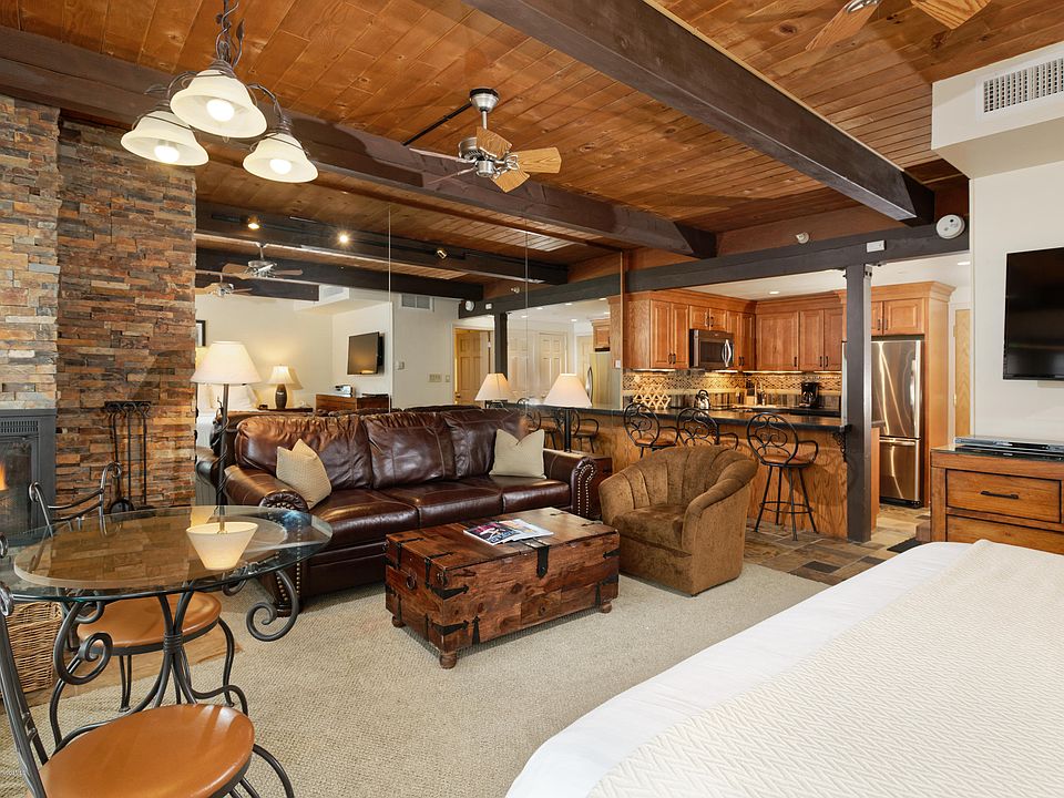 2nd image of 617 E Cooper Ave #404