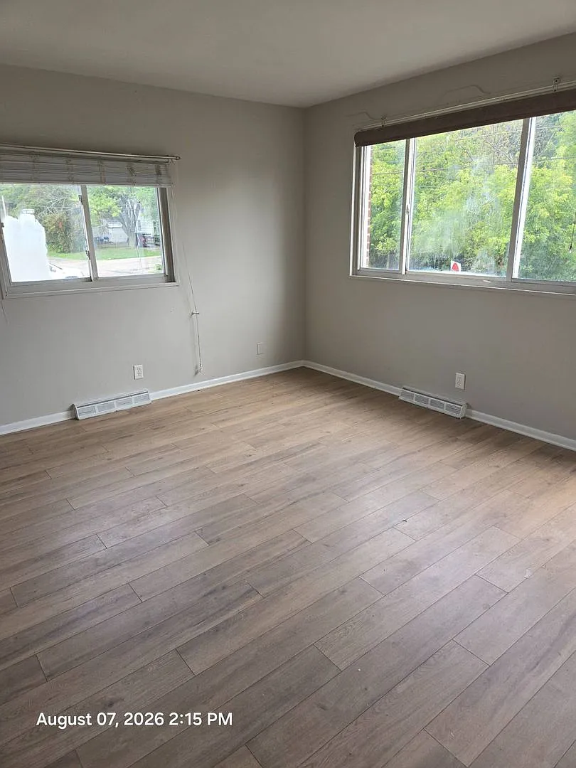 1455 Struble Ave Ne — Photo 3