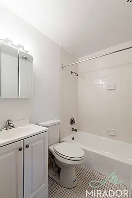 Rented by Mirador Real Estate | media 4