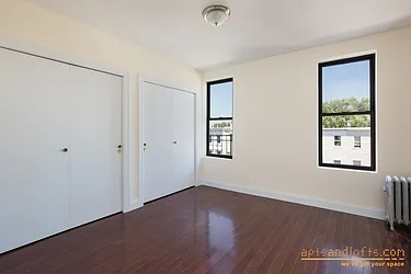 Rented by aptsandlofts.com