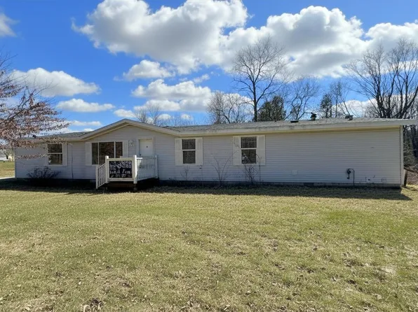 10389 S Grant Ave, Clare, MI 48617