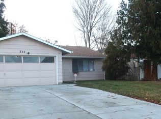 734 Saddlerock Dr, Wenatchee, WA 98801