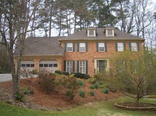 2709 Long Lake Dr NE, Roswell, GA 30075