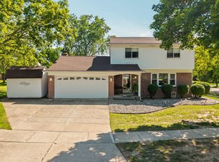534 Forestbrooke Ct, Saline, MI 48176