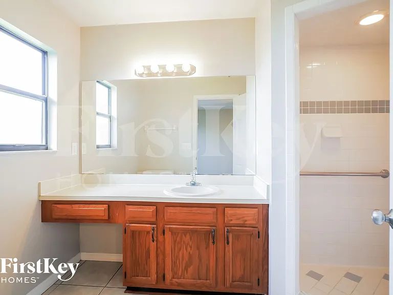 5418 Shore Dr — Photo 10