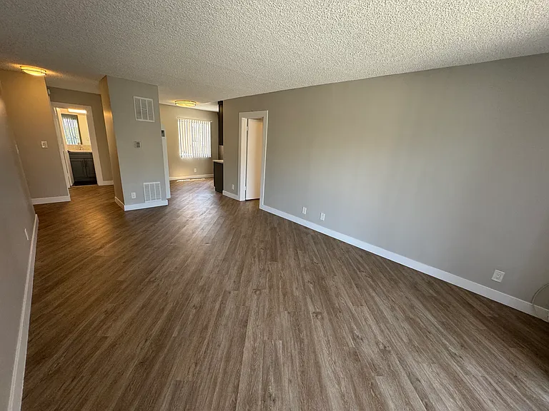 5068 Franklin Ave — Photo 14