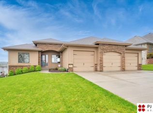3904 N 194th St, Elkhorn, NE 68022