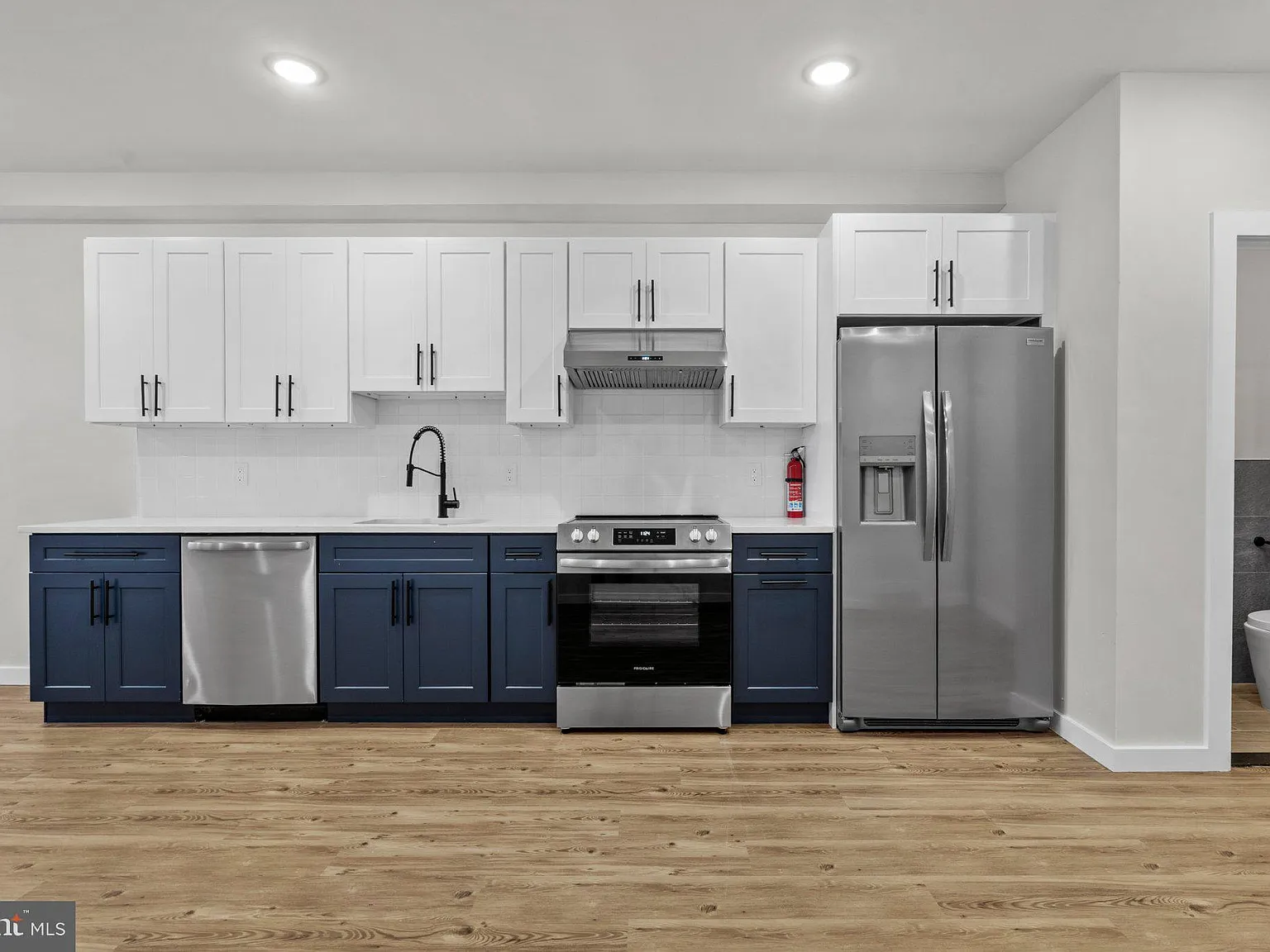 2 bed, 1.0 bath, 725 sqft, $1,850 — Photo 1