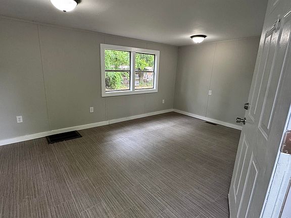 3rd image of 103 Millbank Rd