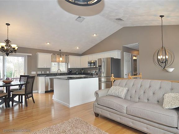 4th image of 14 Woodbine St