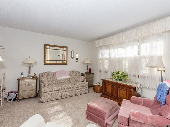 4th image of 109 Yorktown Dr