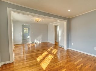 4 Pleasant St, Whitman, MA 02382