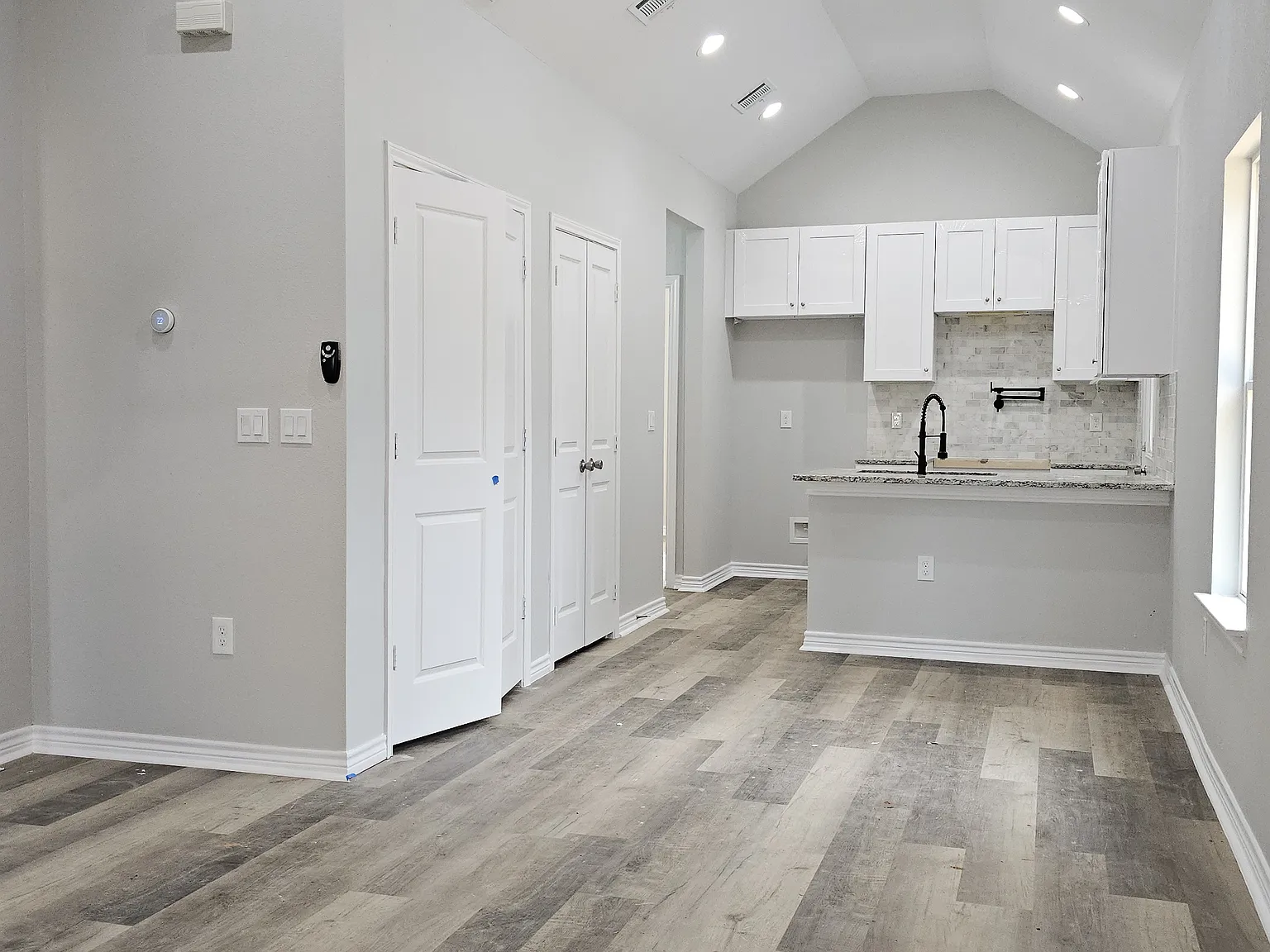 3 bed, 1058 sqft, $1,500 — Photo 4