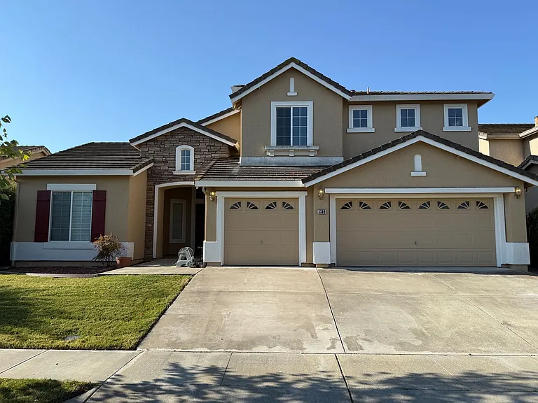 3389 Bonaire Rd — Photo 1