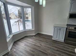 3372 Uplands Dr #1, Ottawa, ON K1V0E3
