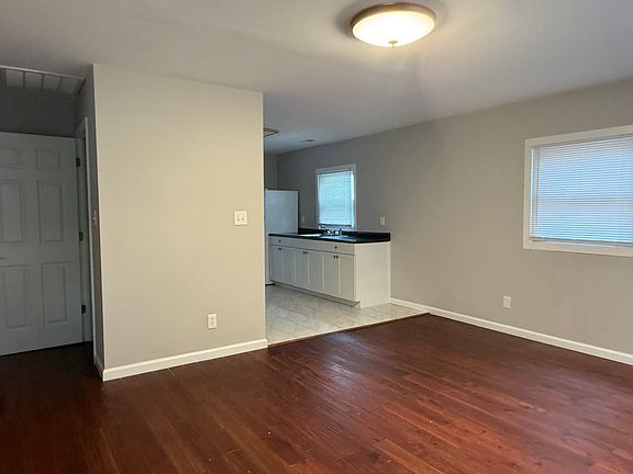 2nd image of 955 Bradley Ln