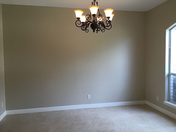 4th image of 3014 Iris Ave