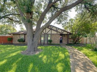 540 Cambridge Dr, Desoto, TX 75115
