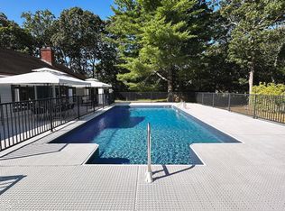 4 Evelyn Ct, Westhampton Beach, NY 11978