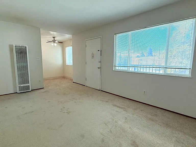 627 Dowling Blvd — Photo 2