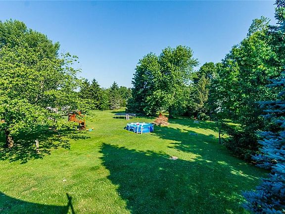 5th image of 3272 Evergreen Cir