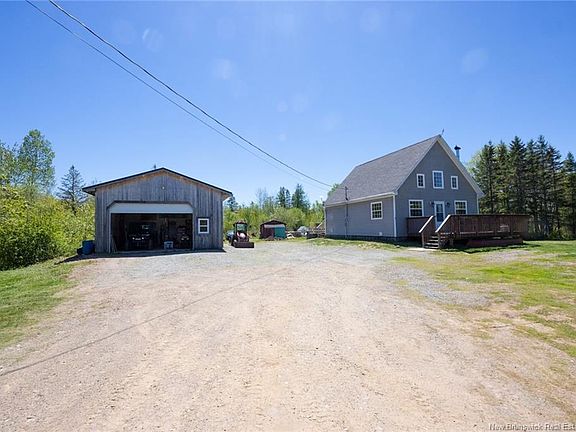 2nd image of 295 Boyne Rd