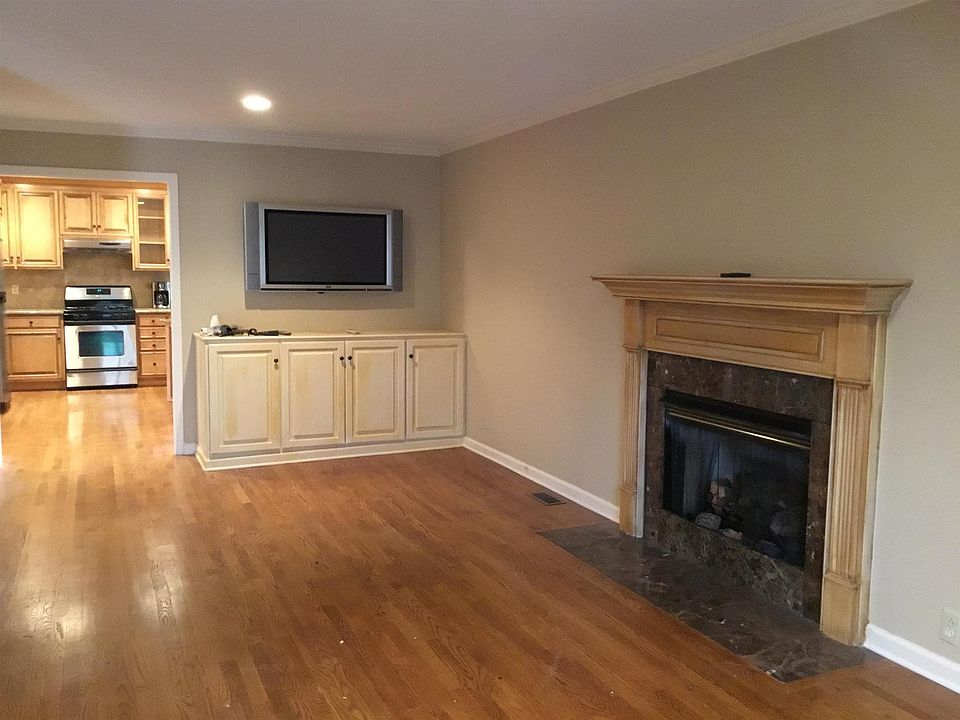 2nd image of 1616 Clearview Dr
