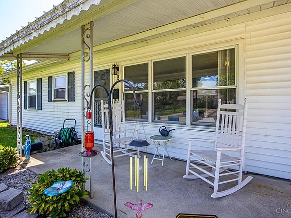 4th image of 90 Whippoorwill Dr