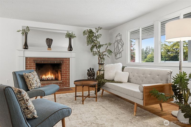 3rd image of 15627 SE 11th Street