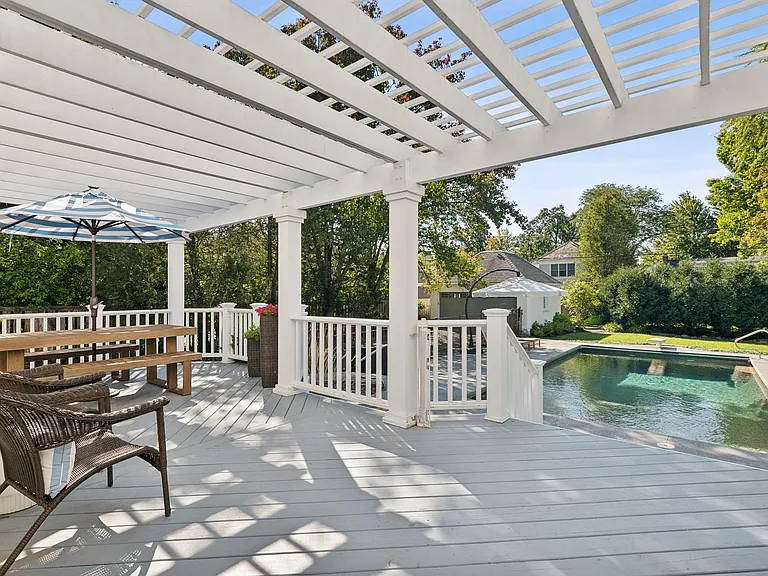 1094 Pine St — Photo 18