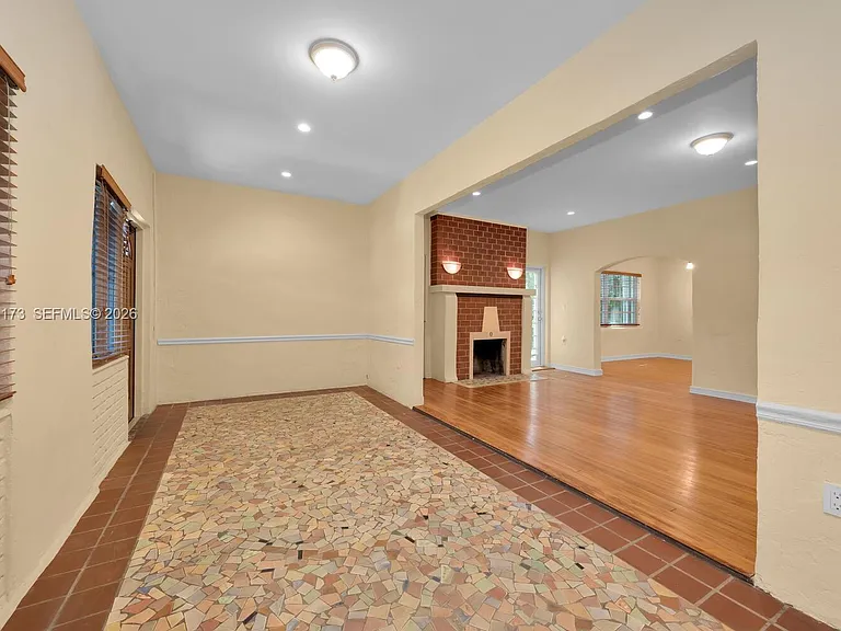 46 Montilla Ave #46 — Photo 34