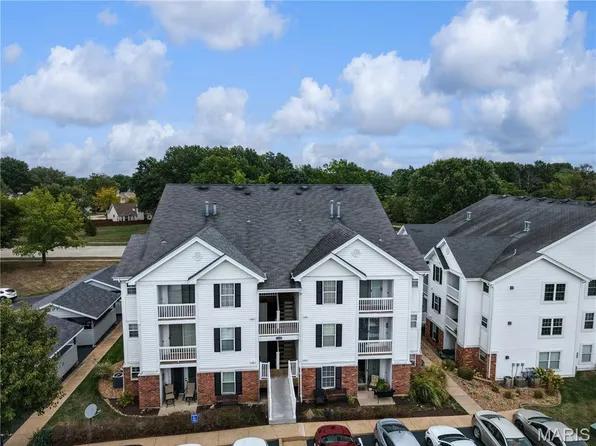 16530 Victoria Crossing Dr Unit I, Grover, MO 63040