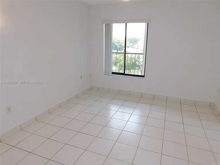 8025 SW 107th Ave #321 — Photo 6