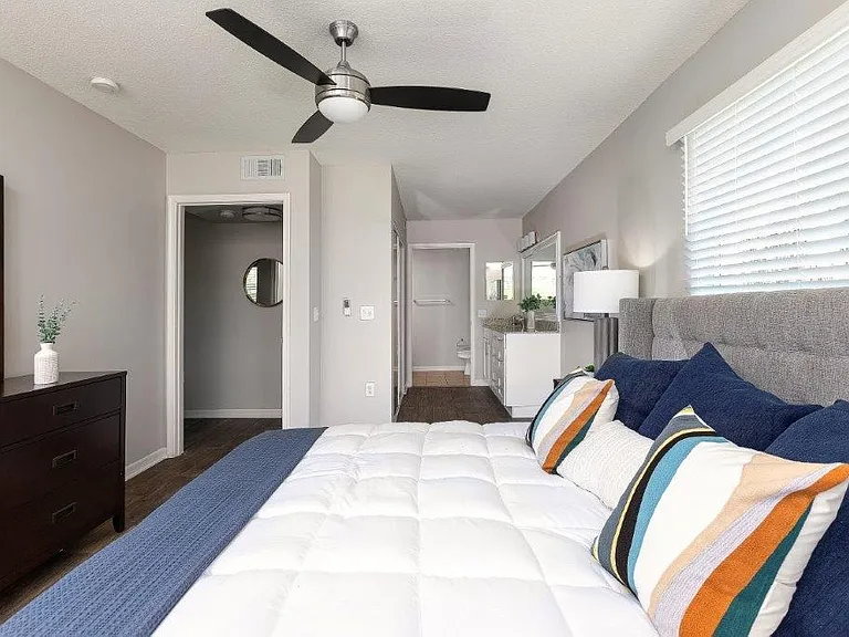 Weston Place Apartments — Photo 26