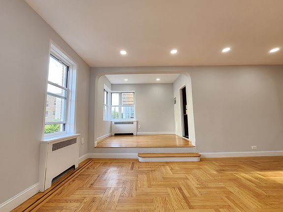 4th image of 182 Bennett Ave #5E