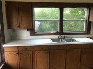 5th image of 5919 Willard Ave