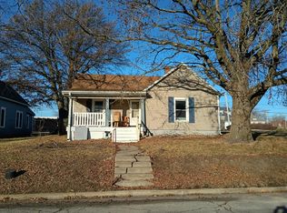 1704 Shelby St, Higginsville, MO 64037