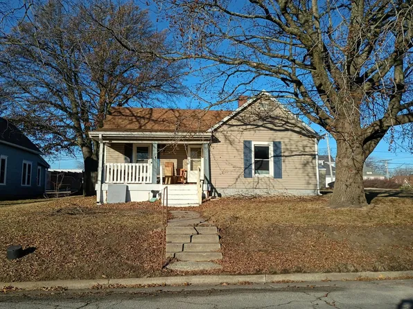 1704 Shelby St, Higginsville, MO 64037